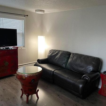 Nightshade Bnb Anchorage Esterno foto