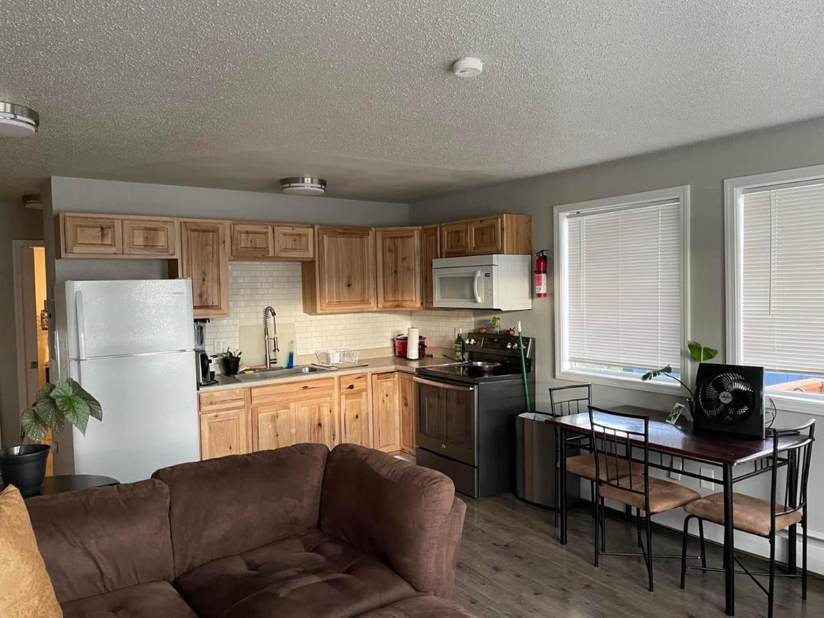 Nightshade Bnb Anchorage Esterno foto